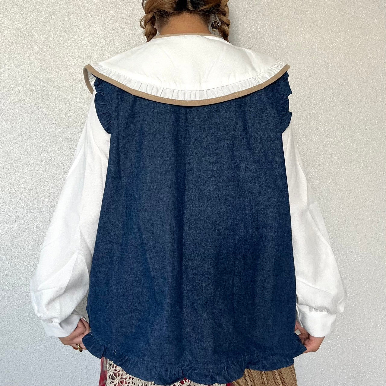 RIRI's select-カントリー刺繍のデニムフリルベスト| own it RIRI's select-カントリー刺繍のデニムフリルベスト| own it