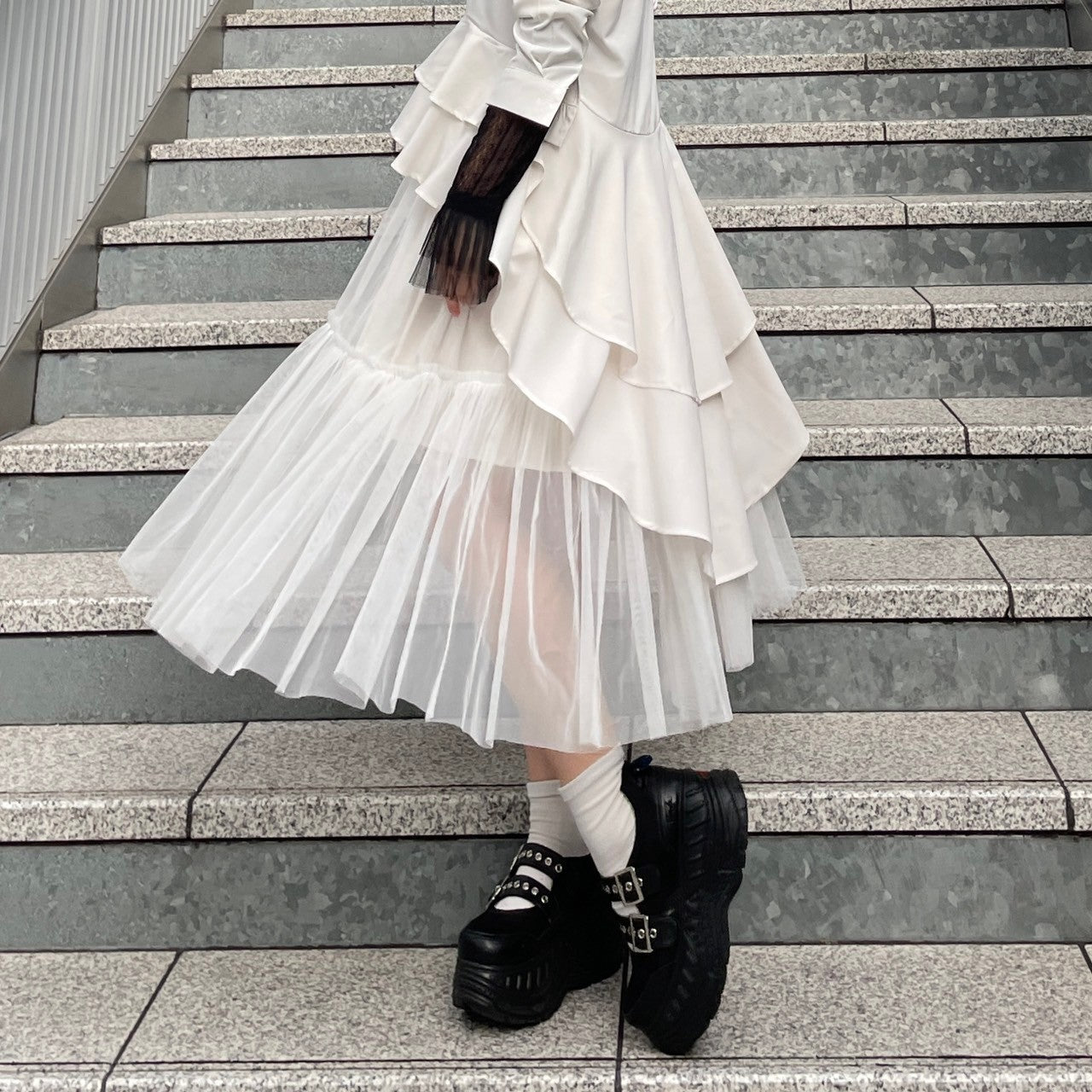 miho's select-裾フリルフィッシュテールシャツ| own it miho's select-裾フリルフィッシュテールシャツ| own it