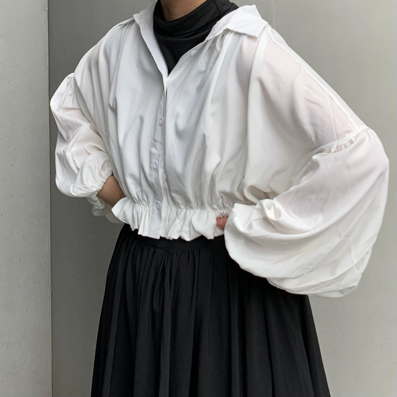 s*u様 美品yori shirocon ミモザショートブラウス 38 パンツセ yori shirocon ミモザショートブラウス 38