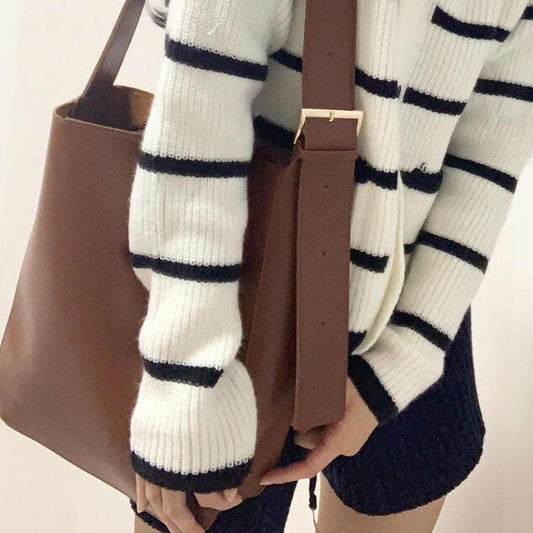 Faux leather square shoulder bag